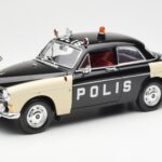 Volvo P121 Polícia Revell 1:18 8904
