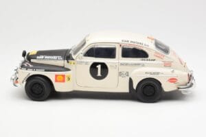 Volvo PV 544 Rally Revell 1:18 8922 Kov – obrázok 4 z 8