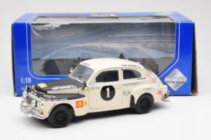 Volvo PV 544 Rally Revell 1:18 8922 Kov – obrázok 8 z 8