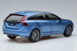 Volvo V60 D3 Power Modrý FAW 1:18 9430839 Kov – obrázok 3 z 7