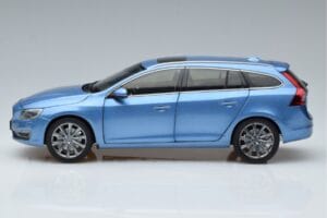 Volvo V60 D3 Power Modrý FAW 1:18 9430839 Kov – obrázok 4 z 7