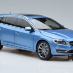 Volvo V60 D3 Power Modrý FAW 1:18 9430839 Kov - image 5 of 7