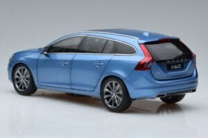 Volvo V60 D3 Power Modrý FAW 1:18 9430839 Kov – obrázok 6 z 7