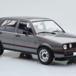 Volkswagen Golf GTI Mk2 Šedý MCG 1:18 - image 4 of 6