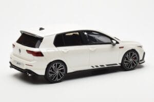Volkswagen Golf GTI Mk8 Clubsport Biely Otto 1:18 OT986 Živica – obrázok 2 z 6