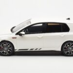 Volkswagen Golf GTI Mk8 Clubsport Biely Otto 1:18 OT986 - image 3 of 6