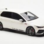 Volkswagen Golf GTI Mk8 Clubsport Biely Otto 1:18 OT986 - image 4 of 6
