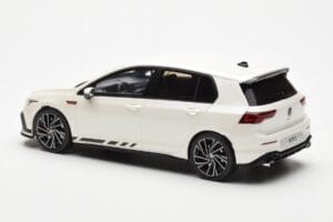 Volkswagen Golf GTI Mk8 Clubsport Biely Otto 1:18 OT986 Živica – obrázok 5 z 6