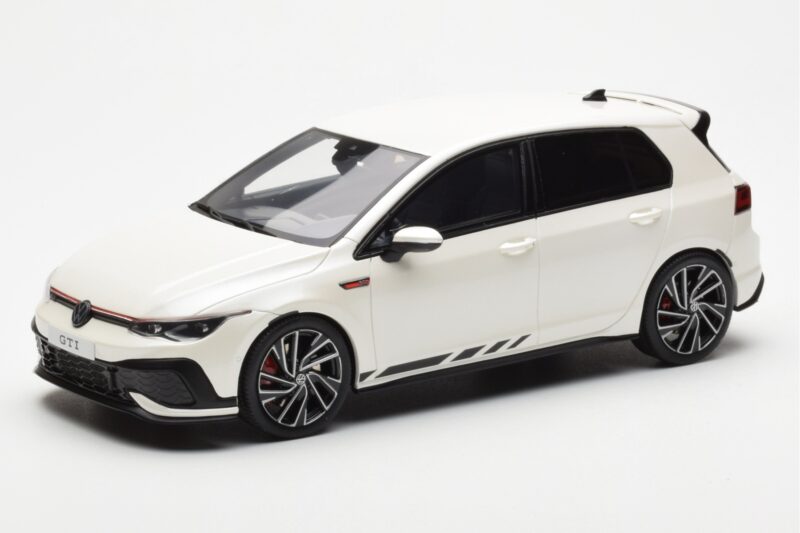 Volkswagen Golf GTI Mk8 Clubsport Biely Otto 1:18 OT986