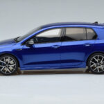 Volkswagen Golf Mk8 R Modrý Otto 1:18 - image 3 of 6