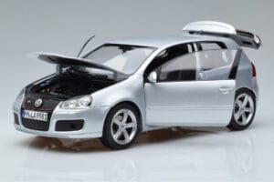 Volkswagen Golf GTI Mk5 Pirelli Edition Strieborný Norev 1:18 188425 Kov – obrázok 2 z 7