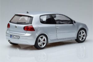 Volkswagen Golf GTI Mk5 Pirelli Edition Strieborný Norev 1:18 188425 Kov – obrázok 3 z 7
