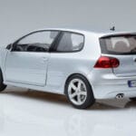 Volkswagen Golf GTI Mk5 Pirelli Edition Strieborný Norev 1:18 188425 Kov - image 6 of 7