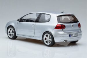 Volkswagen Golf GTI Mk5 Pirelli Edition Strieborný Norev 1:18 188425 Kov – obrázok 6 z 7