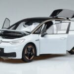 Volkswagen ID.3 Biely FAW 1:18 ZVN000001WEI Kov - image 2 of 7