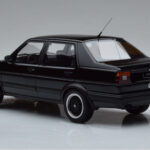 Volkswagen Jetta Mk2 Čierny Otto 1:18 - image 5 of 6