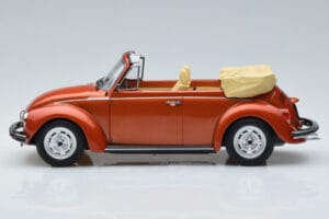 Volkswagen Beetle 1303 Kabriolet Oranžový Norev 1:18 188526 Kov – obrázok 3 z 6