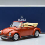 Volkswagen Beetle 1303 Kabriolet Oranžový Norev 1:18 - image 6 of 6
