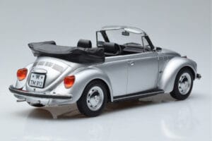 Volkswagen Beetle 1303 Kabriolet Strieborný Norev 1:18 188530 Kov – obrázok 2 z 6