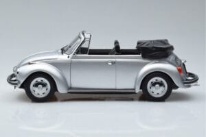 Volkswagen Beetle 1303 Kabriolet Strieborný Norev 1:18 188530 Kov – obrázok 3 z 6