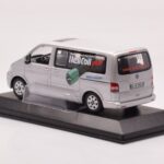 Volkswagen Multivan T5 Strieborný Heli Coil Edition Minichamps 1:43 - image 3 of 4