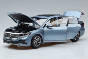 Volkswagen Passat B8 Modrý FAW 1:18 ZVF000003A Kov – obrázok 2 z 7