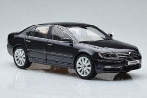 Volkswagen Phaeton V6 Mazeppa Šedý Kyosho 1:18 08831MBK Kov – obrázok 6 z 9
