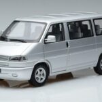 Volkswagen T4b Transporter Caravelle Minibus Schuco 1:18 450041500 Kov