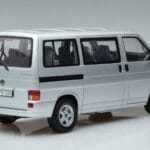 Volkswagen T4b Transporter Caravelle Minibus Schuco 1:18 450041500 Kov - image 3 of 8