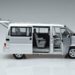 Volkswagen T4b Transporter Caravelle Minibus Schuco 1:18 450041500 Kov - image 4 of 8