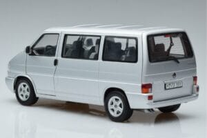 Volkswagen T4b Transporter Caravelle Minibus Schuco 1:18 450041500 Kov – obrázok 7 z 8