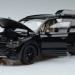 Volkswagen Touareg CR Čierny FAW 1:18 LTC761021BLA Kov - image 2 of 7