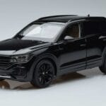 Volkswagen Touareg CR Čierny FAW 1:18 LTC761021BLA Kov