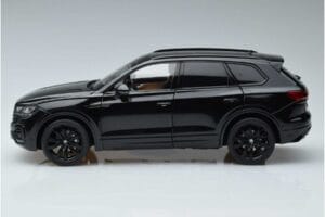Volkswagen Touareg CR Čierny FAW 1:18 LTC761021BLA Kov – obrázok 4 z 7