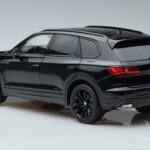 Volkswagen Touareg CR Čierny FAW 1:18 LTC761021BLA Kov - image 6 of 7