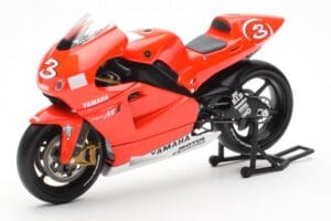 Yamaha YZR-M1 Marlboro Yamaha Team #3 M. Biaggi MotoGP 2002 Minichamps 1:12 122026303 Kov – obrázok 2 z 4