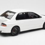 Mitsubishi Lancer Evo VIII MR FQ-400 Biely Otto 1:18 - image 2 of 6