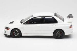 Mitsubishi Lancer Evo VIII MR FQ-400 Biely Otto 1:18 OT777 Živica – obrázok 3 z 6