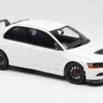 Mitsubishi Lancer Evo VIII MR FQ-400 Biely Otto 1:18 - image 4 of 6