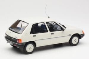 Peugeot 205 Junior Biely Otto 1:18 OT463 Živica – obrázok 2 z 6