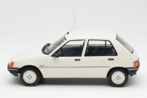 Peugeot 205 Junior Biely Otto 1:18 OT463 Živica – obrázok 3 z 6