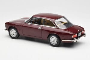 Alfa Romeo 2000 GTV Gaštanovo Červený Norev 1:18 187916 Kov – obrázok 7 z 8