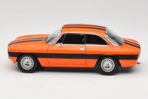 Alfa Romeo 2000 GTV Oranžový Norev 1:18 187918 Kov – obrázok 4 z 8
