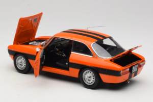 Alfa Romeo 2000 GTV Oranžový Norev 1:18 187918 Kov – obrázok 5 z 8
