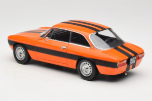 Alfa Romeo 2000 GTV Oranžový Norev 1:18 187918 Kov – obrázok 7 z 8