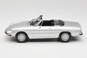 Alfa Romeo 2000 Spider Strieborný Norev 1:18 187884 Kov – obrázok 3 z 6