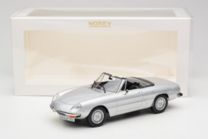 Alfa Romeo 2000 Spider Strieborný Norev 1:18 187884 Kov – obrázok 6 z 6