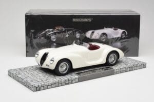 Alfa Romeo 6C 2500 SS Corsa Spider Biely Minichamps 1:18 107120232 Živica – obrázok 6 z 6