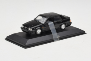 Alfa Romeo 75 3.0 V6 Čierny Minichamps 1:43 403120463 Kov – obrázok 2 z 4
