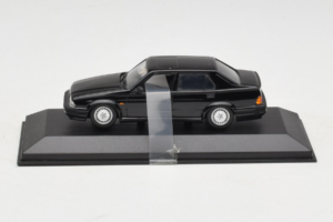 Alfa Romeo 75 3.0 V6 Čierny Minichamps 1:43 403120463 Kov